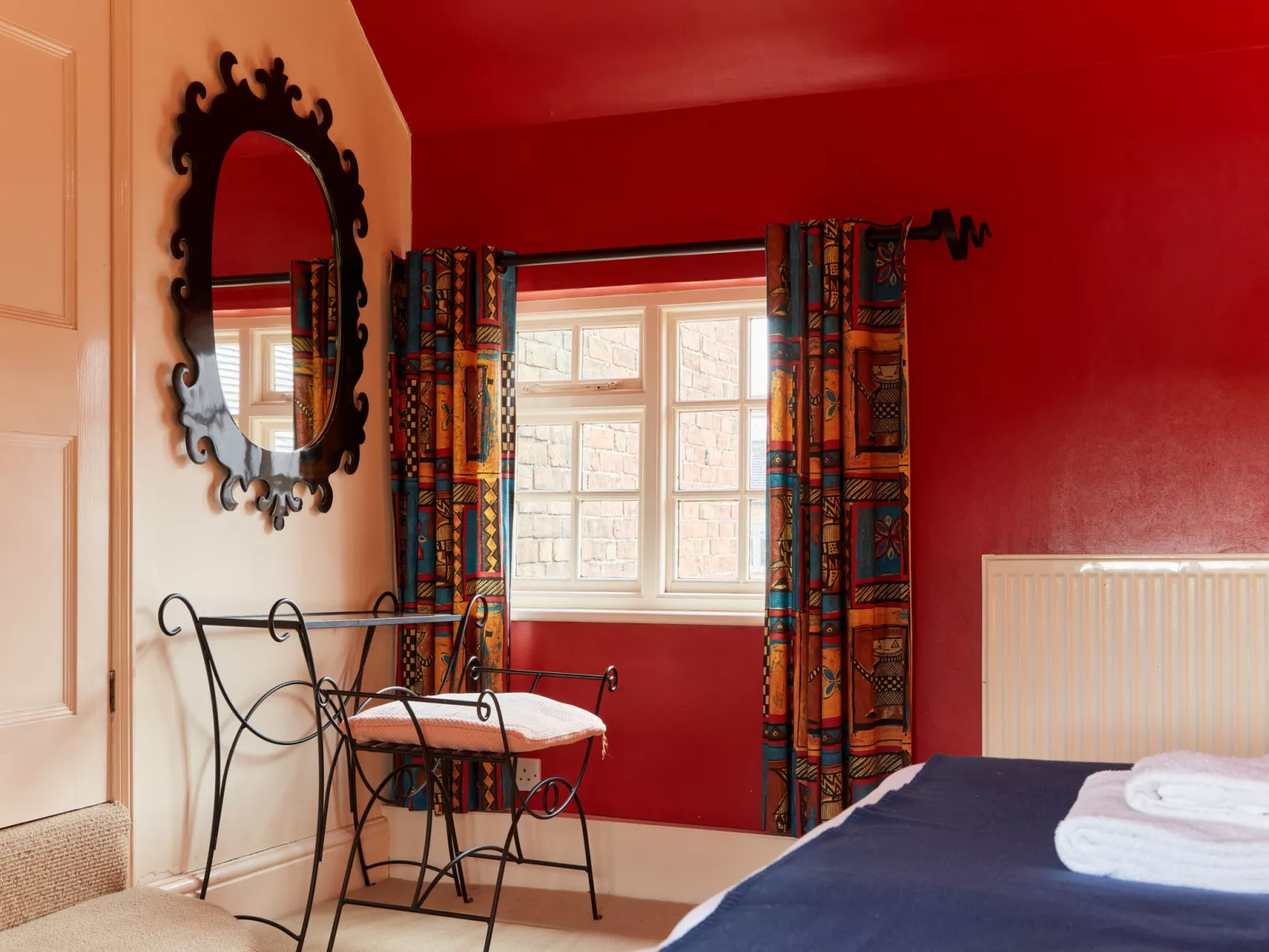 The Farmhouse-Binnen