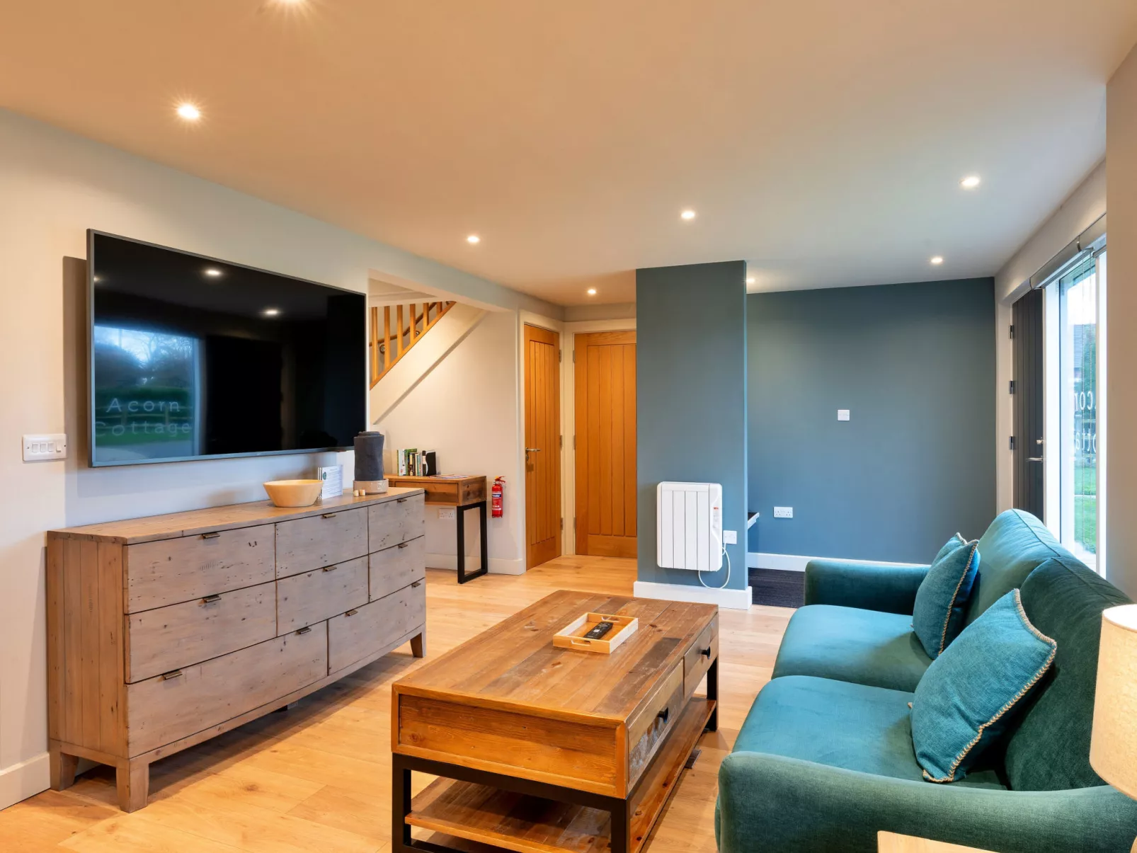 Acorn Cottage-Binnen