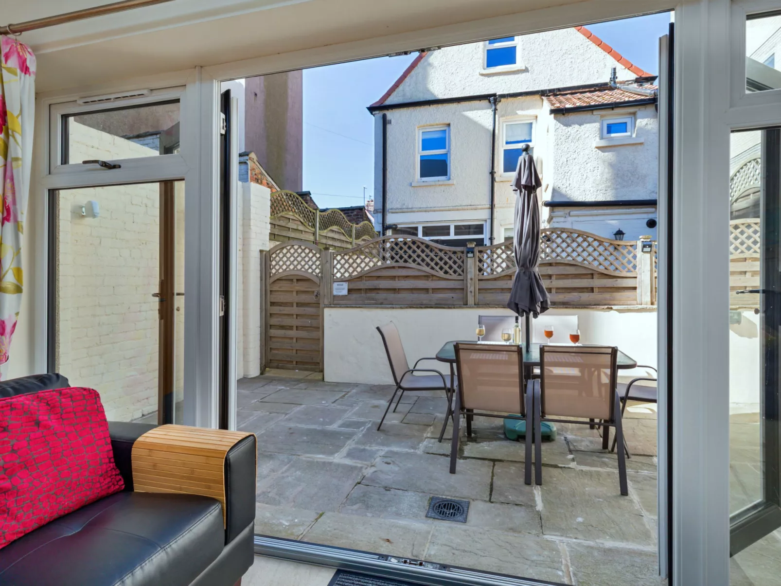 The Boat House - Buiten