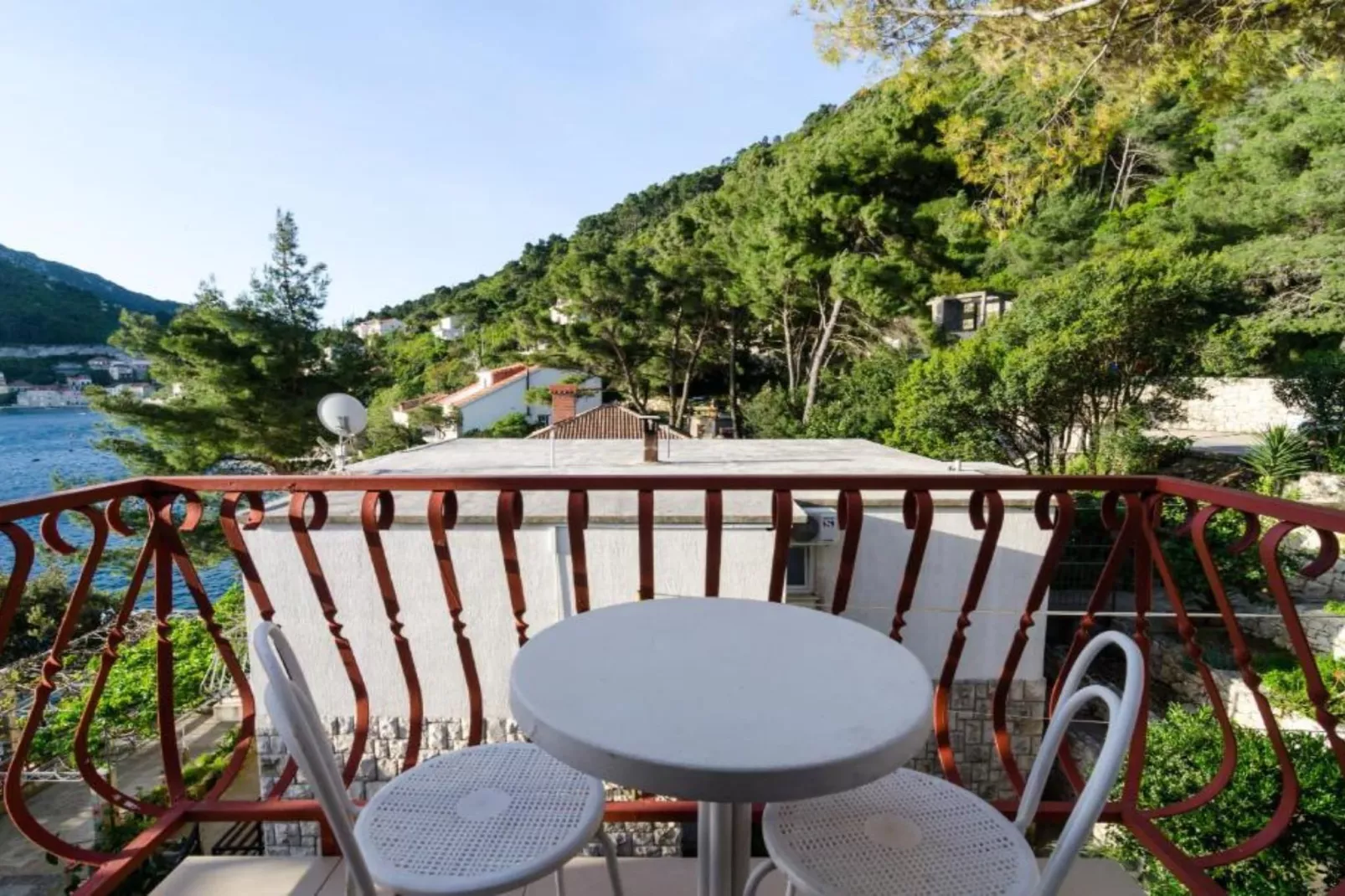 Guest House Sobra 38 - Double Room  with Garden View  3-Terrasbalkon