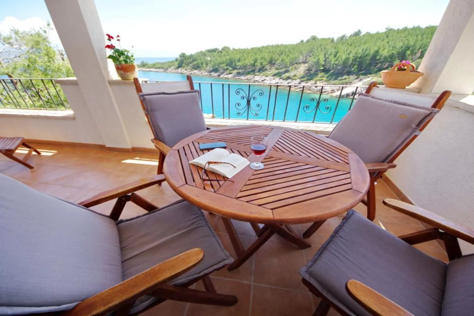 Two-Bedroom Apartment (Lavanda)-Terras