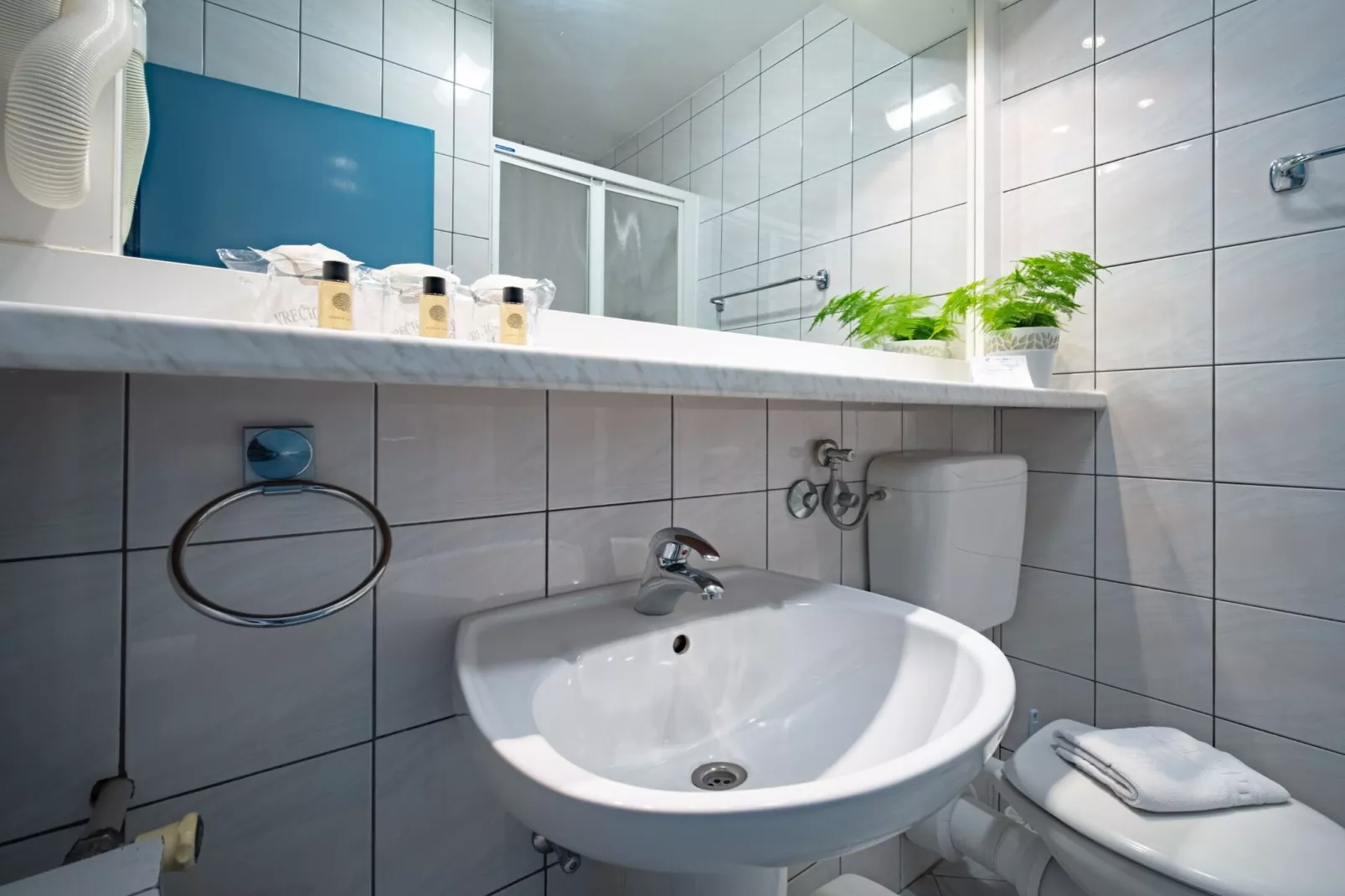 Hotel Issa - Double Room Sea View 3-Badkamer