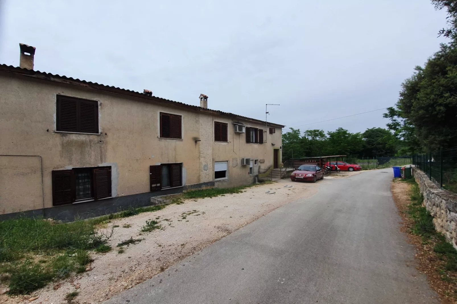 Zevnik Quiet Retreat with Stunning Views and Equestrian Activities - Family Room with Private Bathroom 8-Buitenlucht