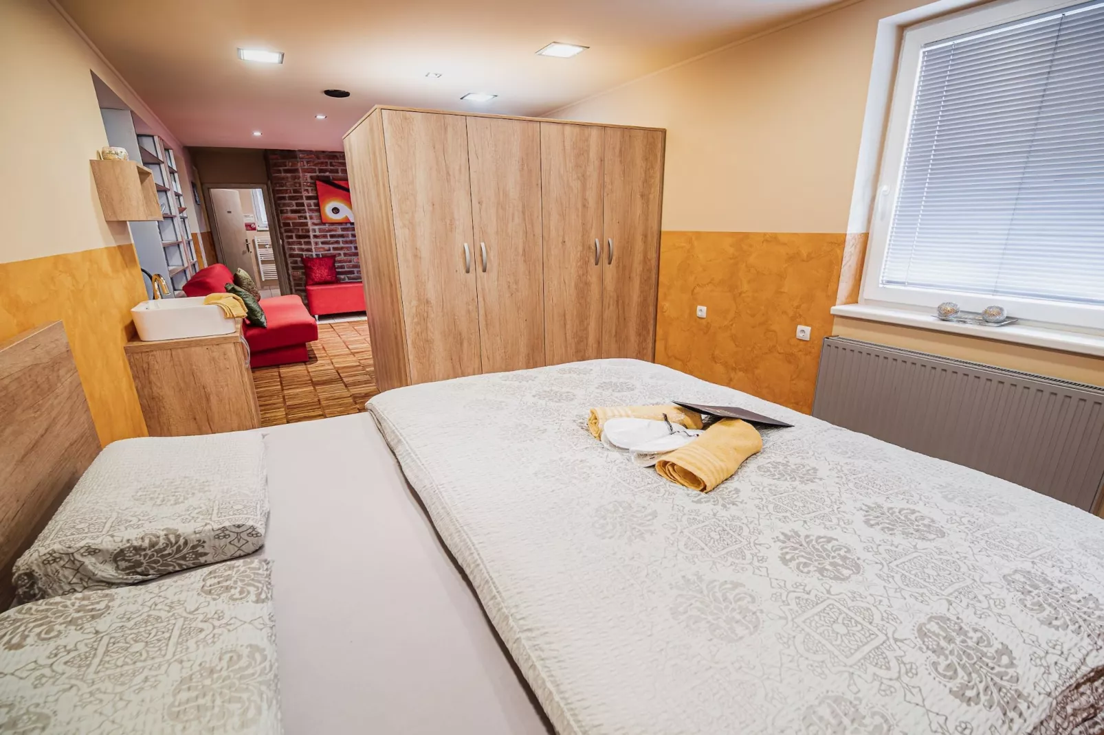 Elegant and Stylish Retreat Apartments with Terrace - Two Bedroom Apartment with Terrace-Slaapkamer