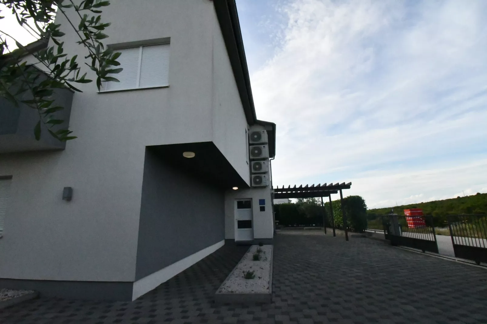 Luxury Escape with Swimming Pool & Modern Design - Deluxe Four Bedroom Villa with Sea View and Private Pool (Villa 5)-Buitenlucht