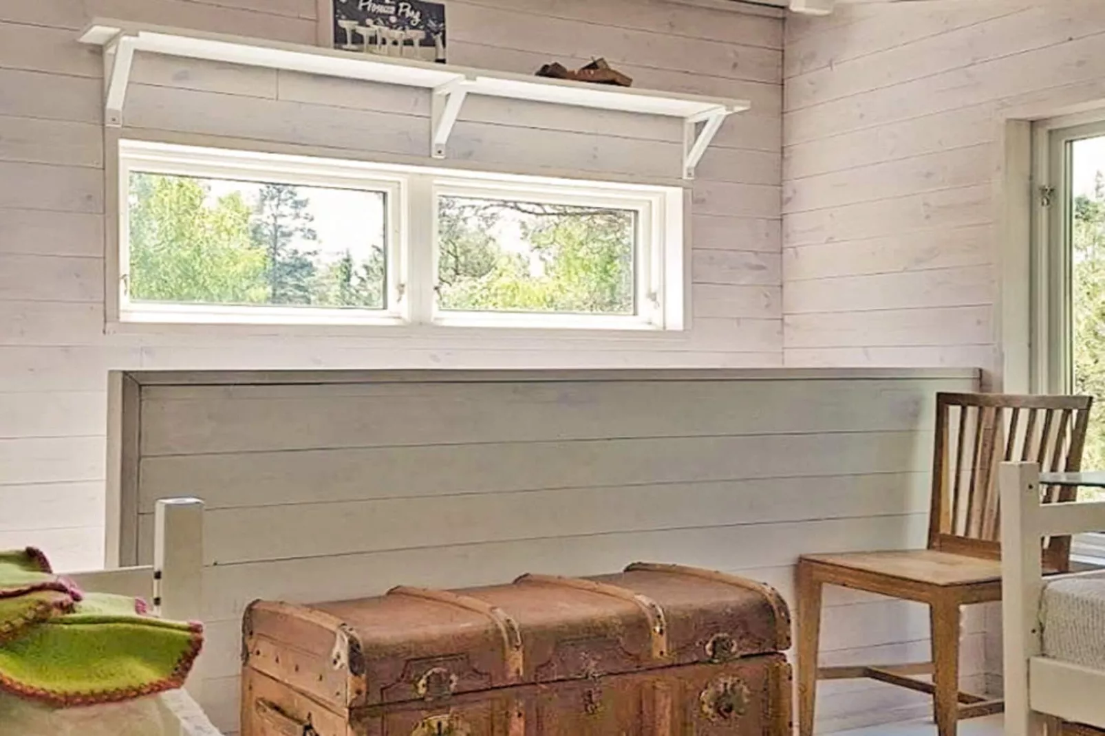 Rustig eilandhuis vlakbij de zee-Binnen