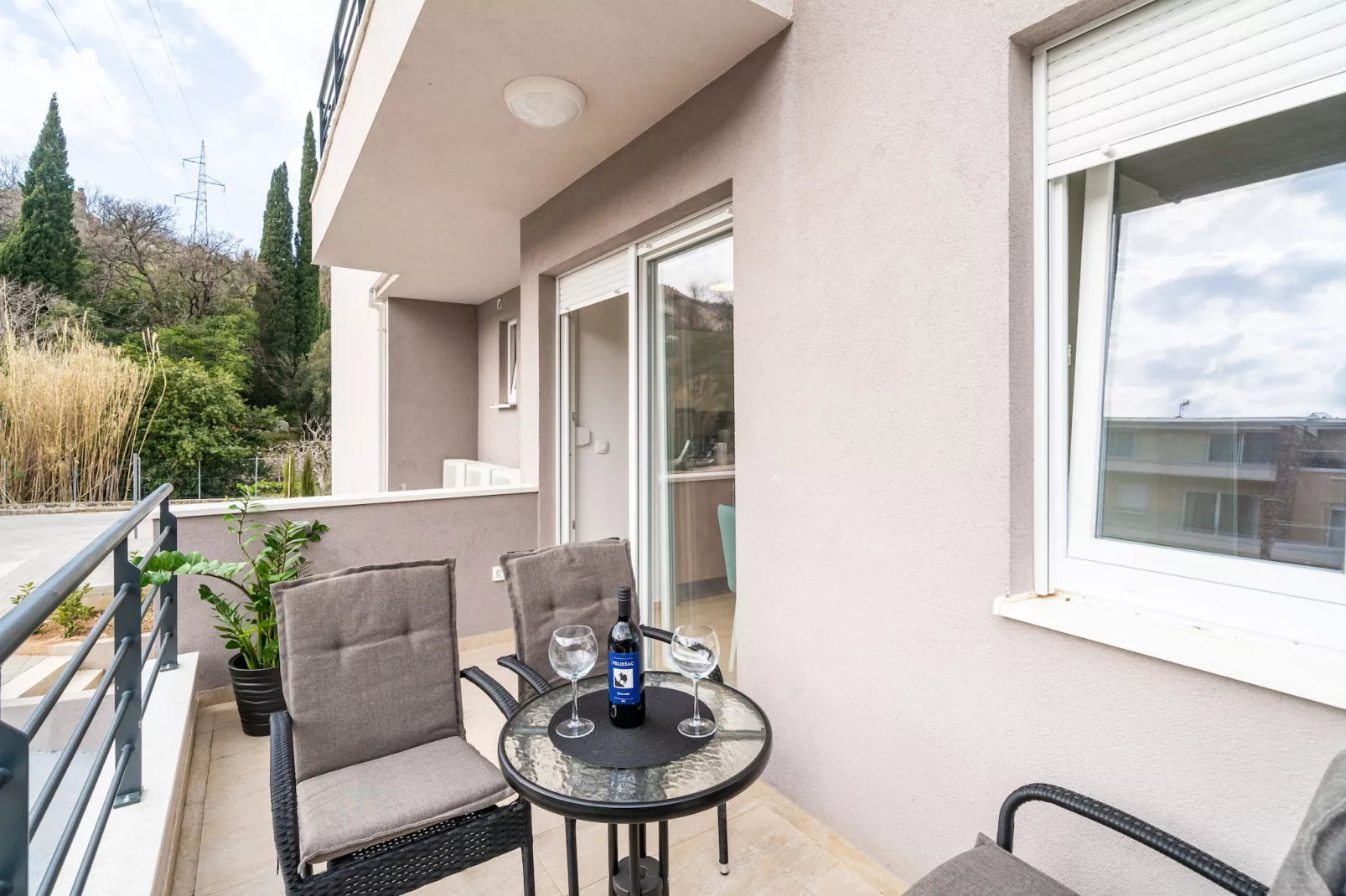 Apartment Zoric - Two Bedroom Apartment with Balcony-Terrasbalkon