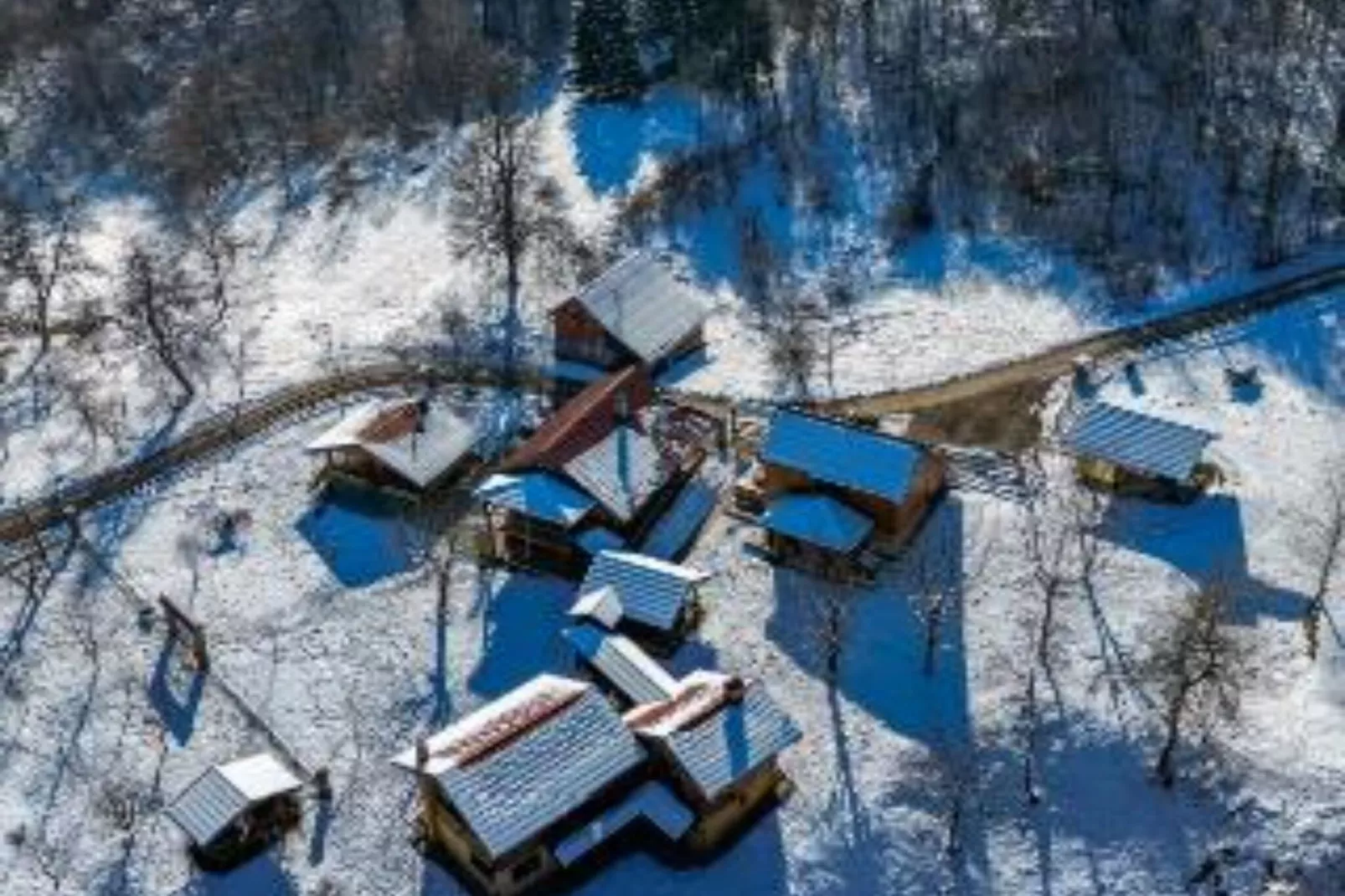 Brezova Poljana Lodge with Sauna and Hot-Tub - Five Bedroom Holiday Home-Buitenlucht
