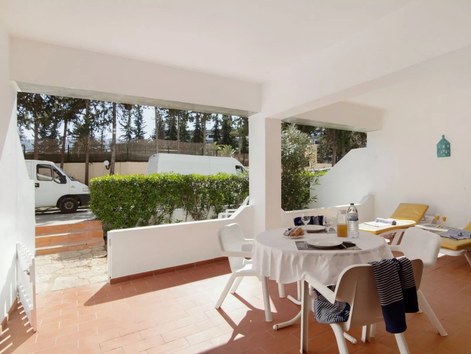 Joyce - Sunny Way-Binnen