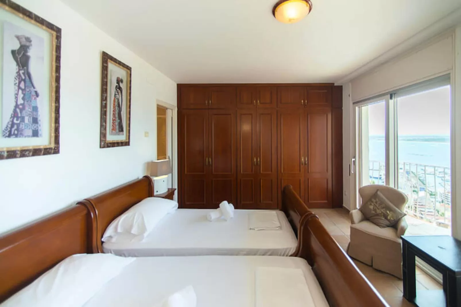 Maison à Roses-Niet-getagd