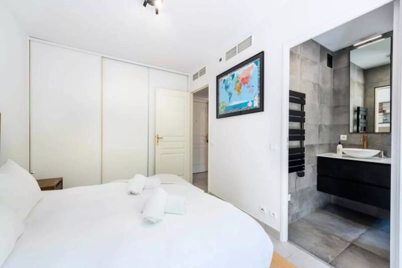 Résidence 2p Rez-de-jardin Avec Piscine – Calme, Parking Privé-Niet-getagd