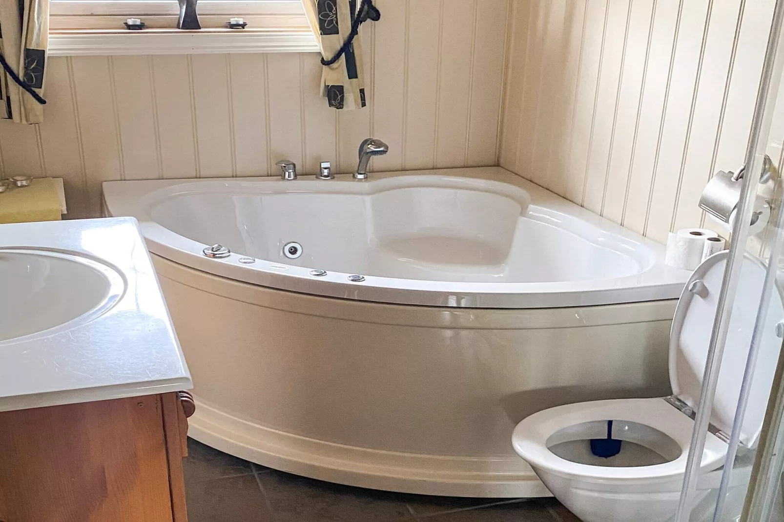 30653-PØLSEBU-Binnen