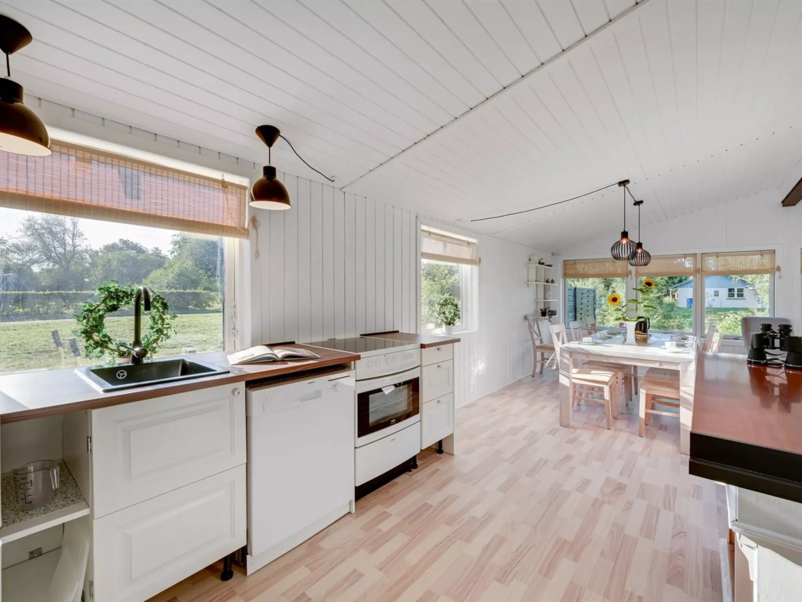 "Valdemar" - 350m to the fjord-Binnen