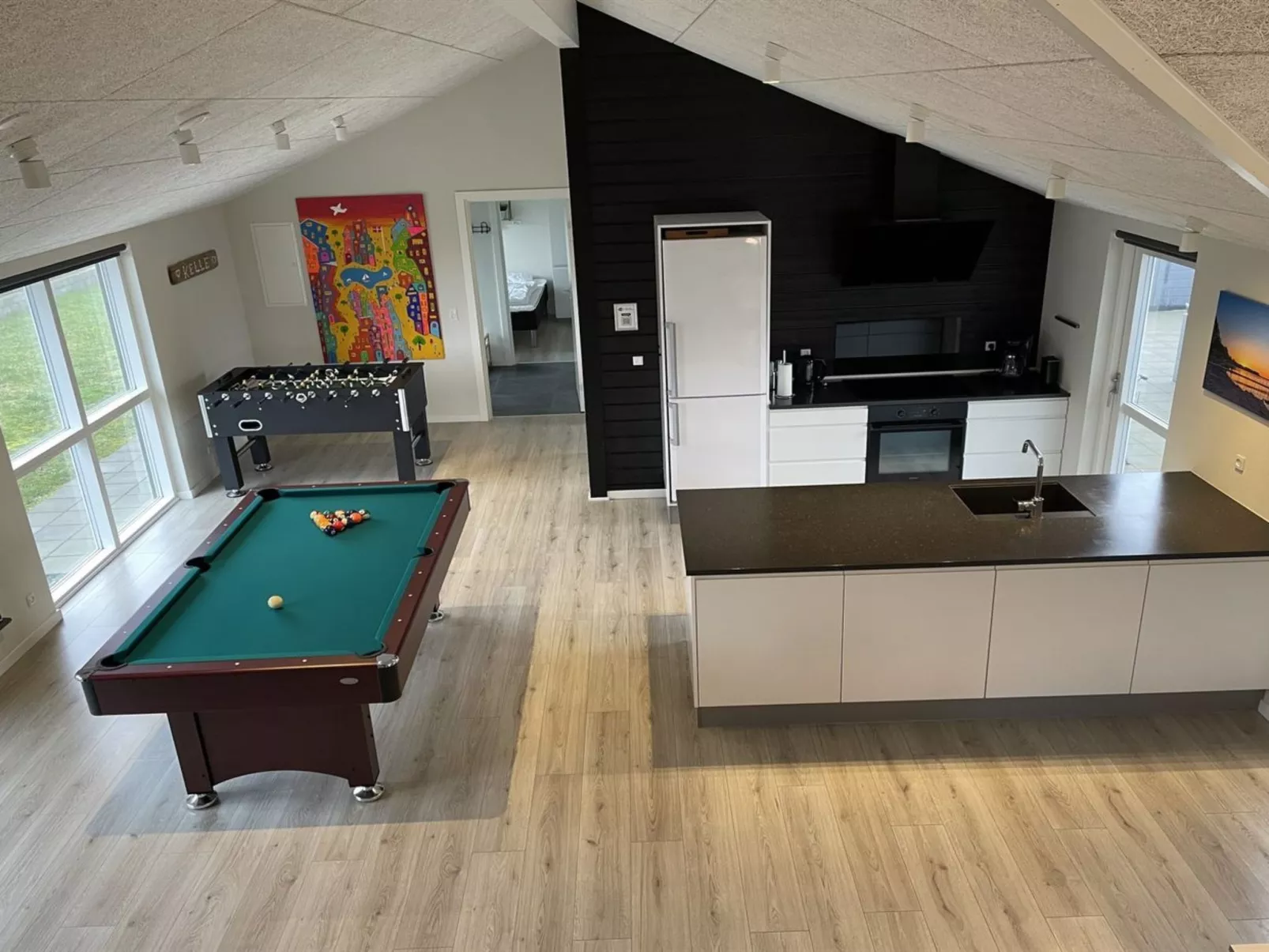 "Yakari" - 300m from the sea-Binnen