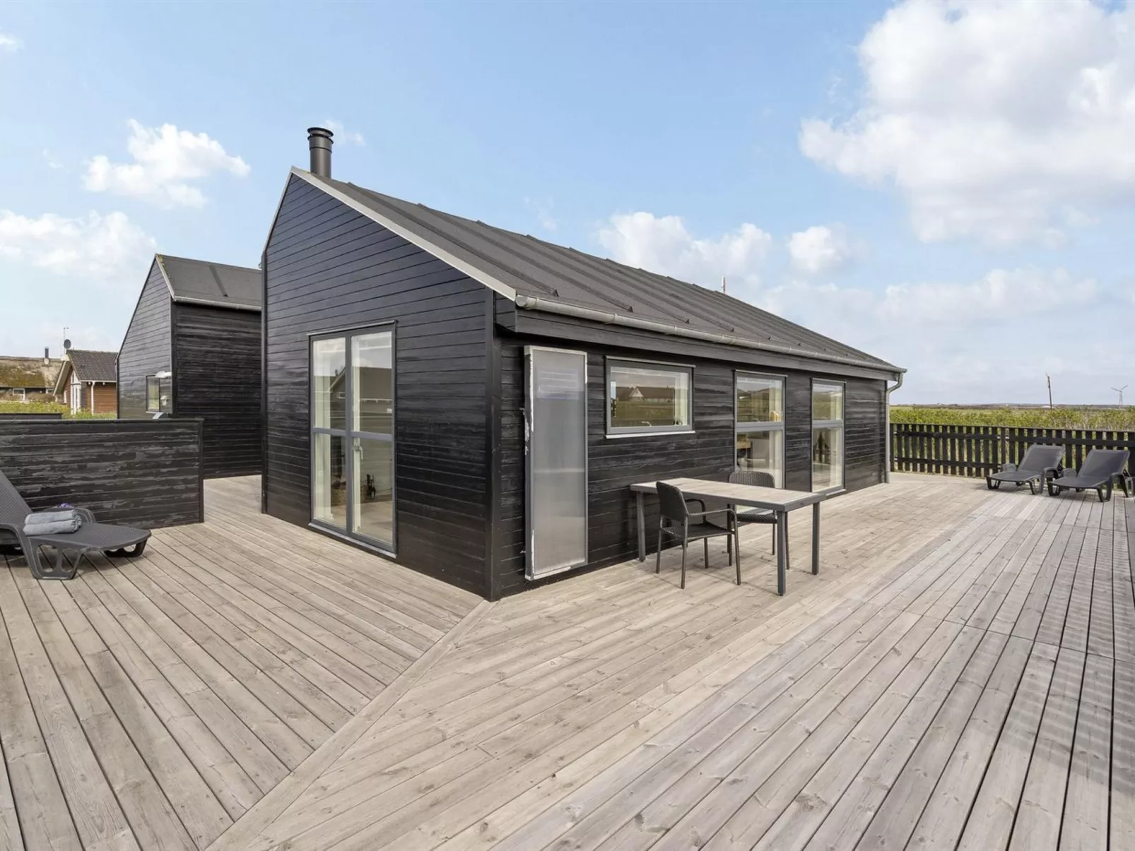 "Damaskin" - 300m from the sea-Buiten