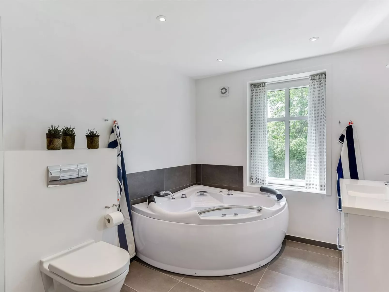 "Styrkar" - 4km from the sea-Binnen