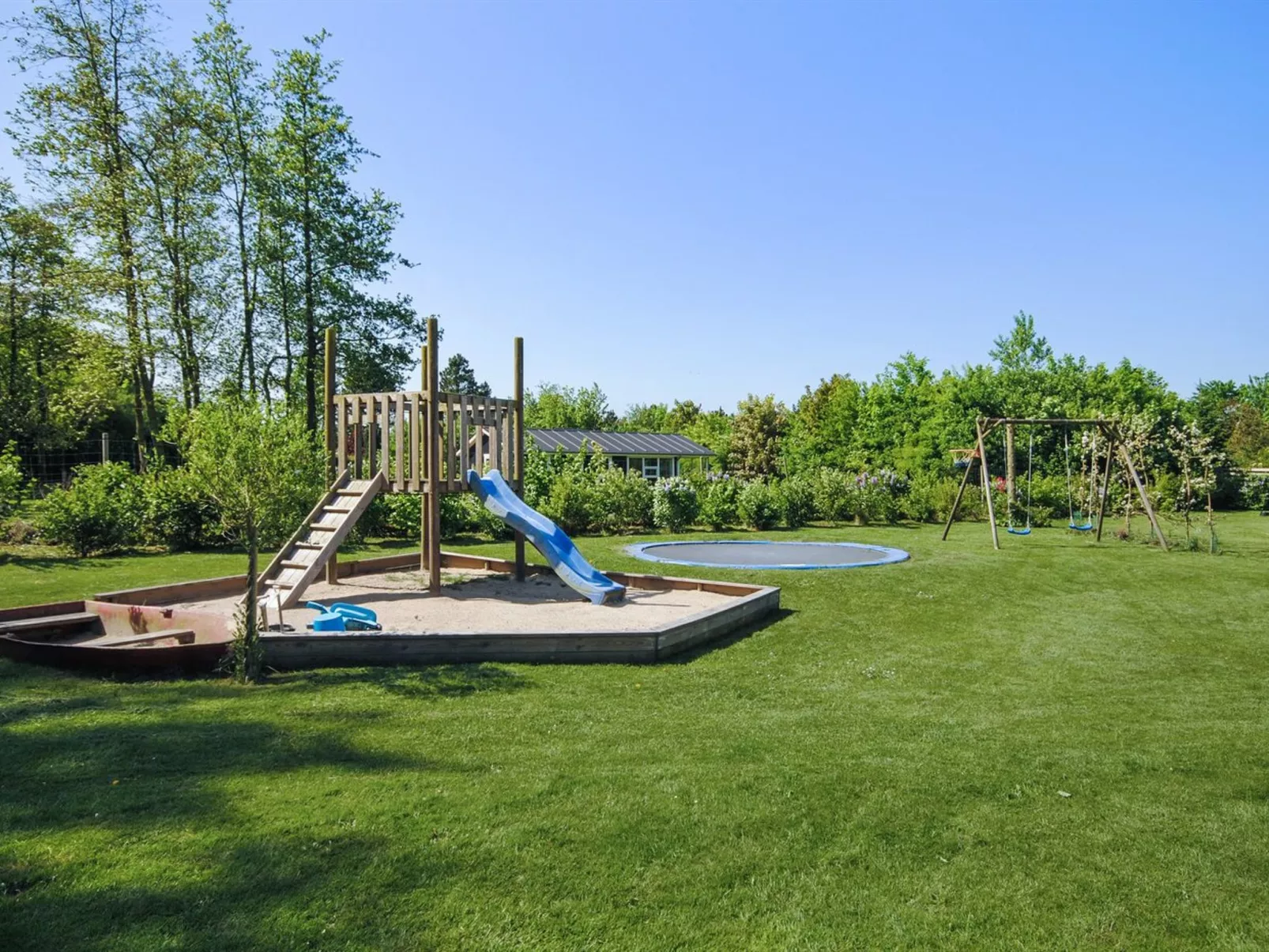 "Etly" - 600m to the fjord-Buiten