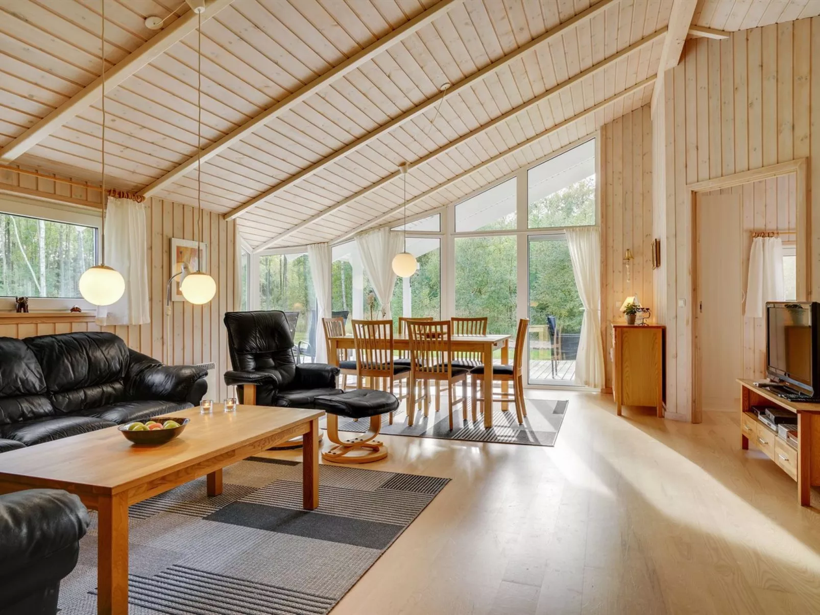 "Thomasine" - 1.5km from the sea-Binnen