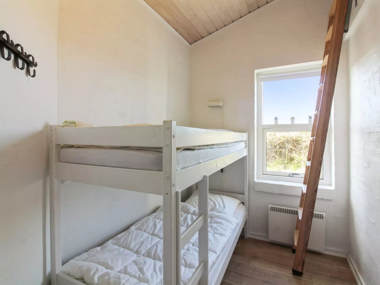 "Judeth" - 300m from the sea-Binnen