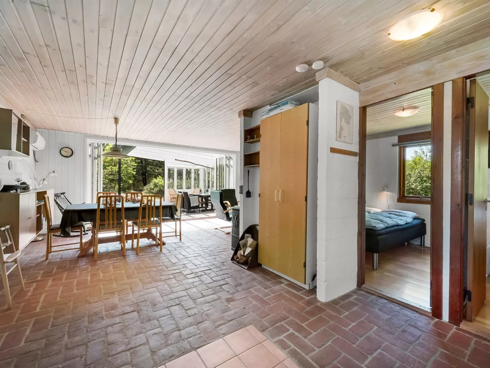 "Mirva" - 800m to the fjord-Binnen