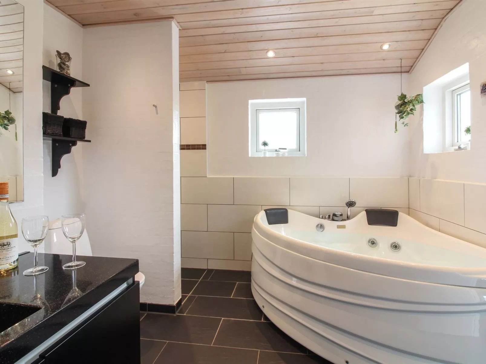 "Mayke" - 900m from the sea-Binnen