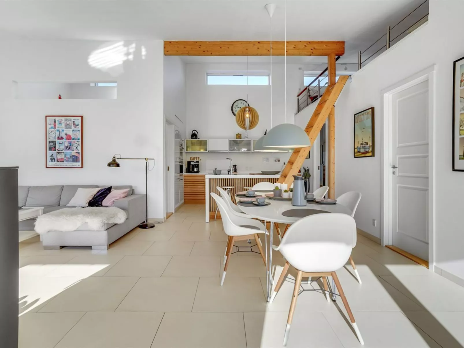 "Biorn" - 70m from the sea-Binnen