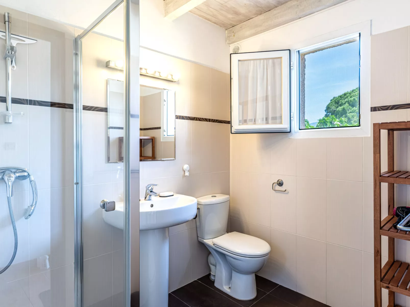 La Pinède, bungalow 6 pers.-Binnen