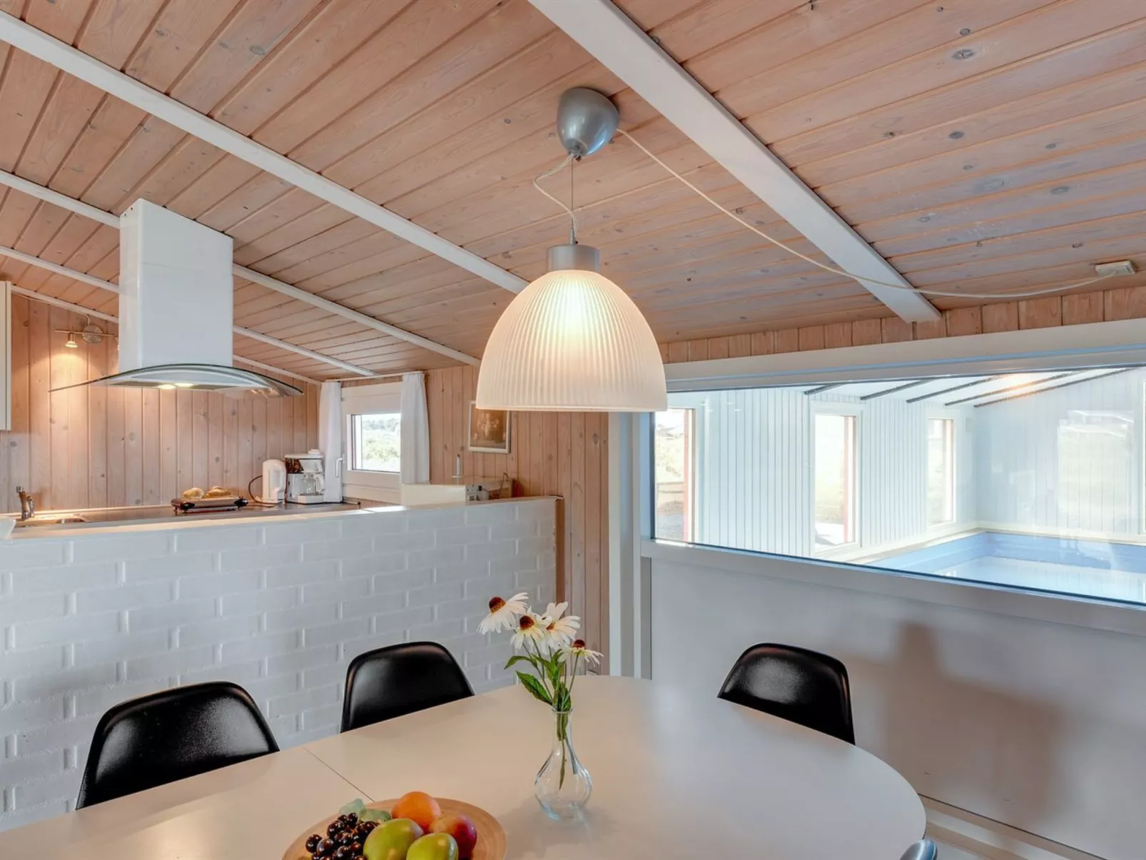 "Mogens" -  from the sea-Binnen