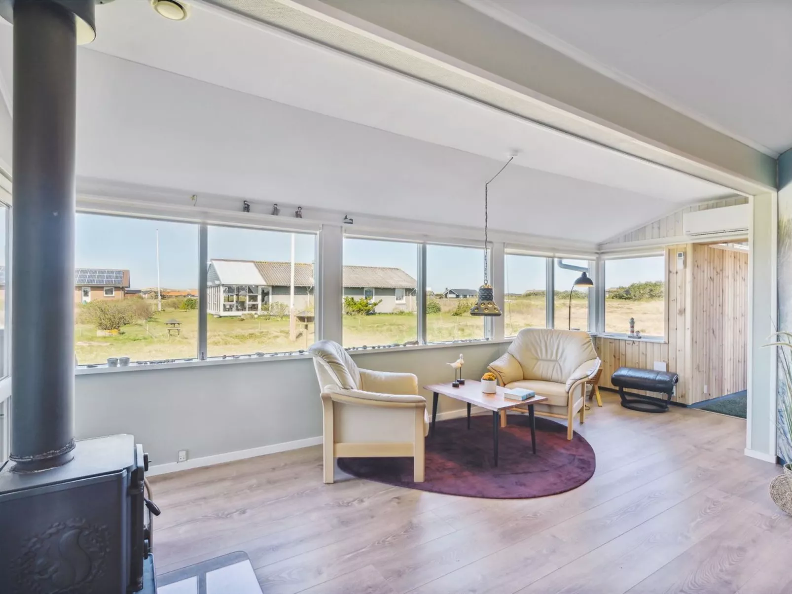 "Viveka" - 500m from the sea-Binnen