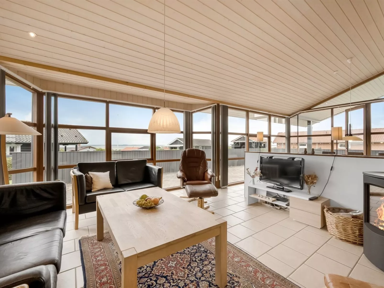 "Malila" - 400m to the fjord-Binnen