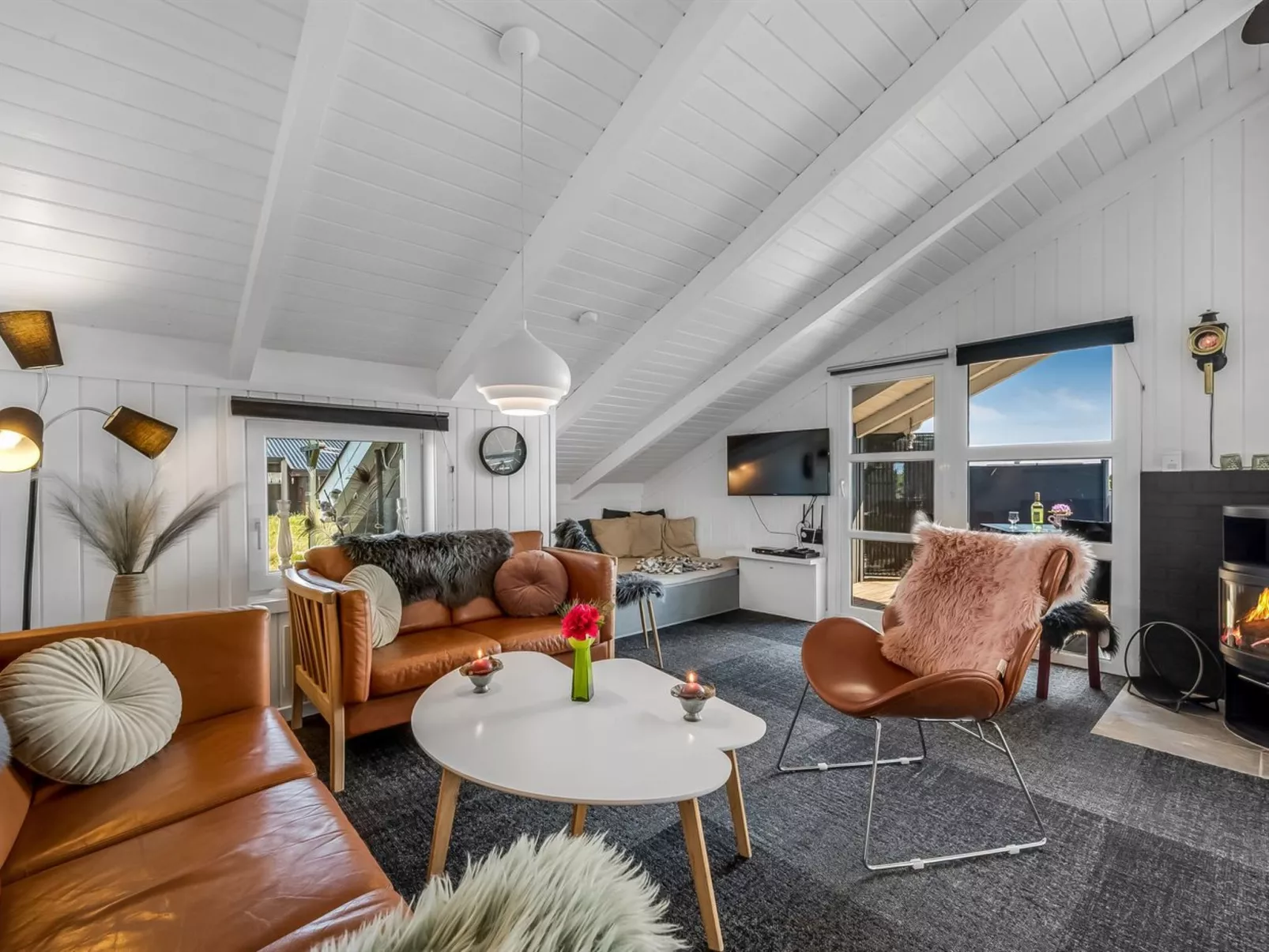 "Henning" -  from the sea-Binnen