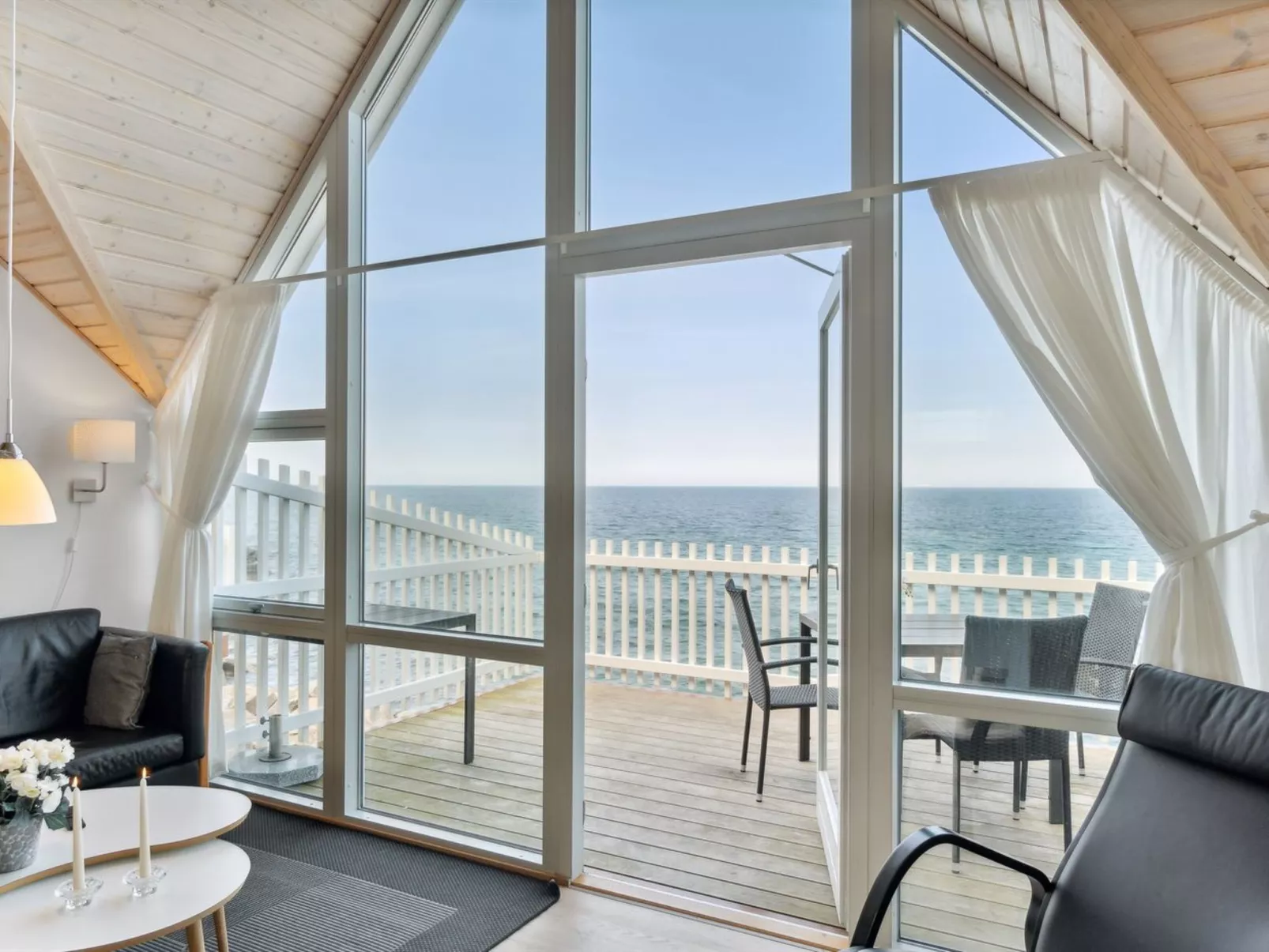 "Fridhild" - 10m from the sea-Binnen