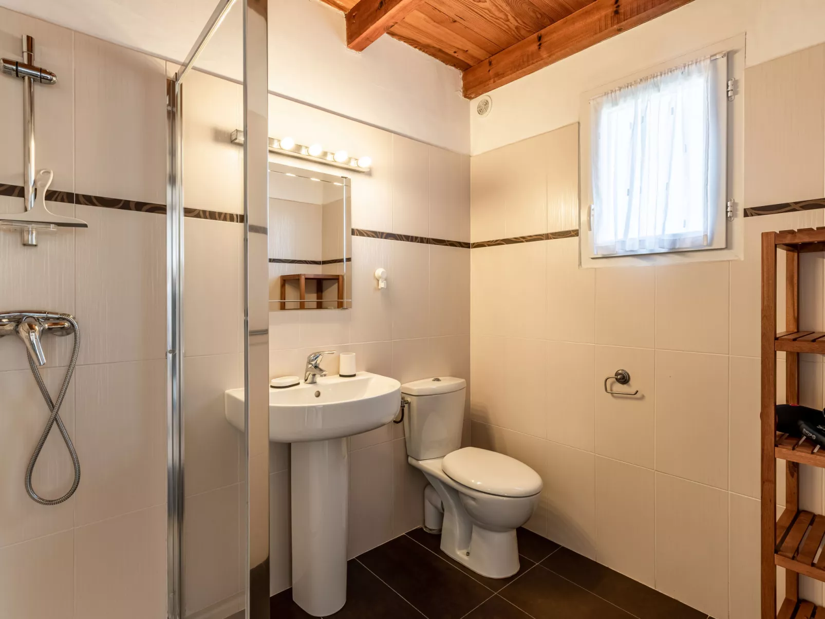 La Pinède, bungalow 4 pers.-Binnen