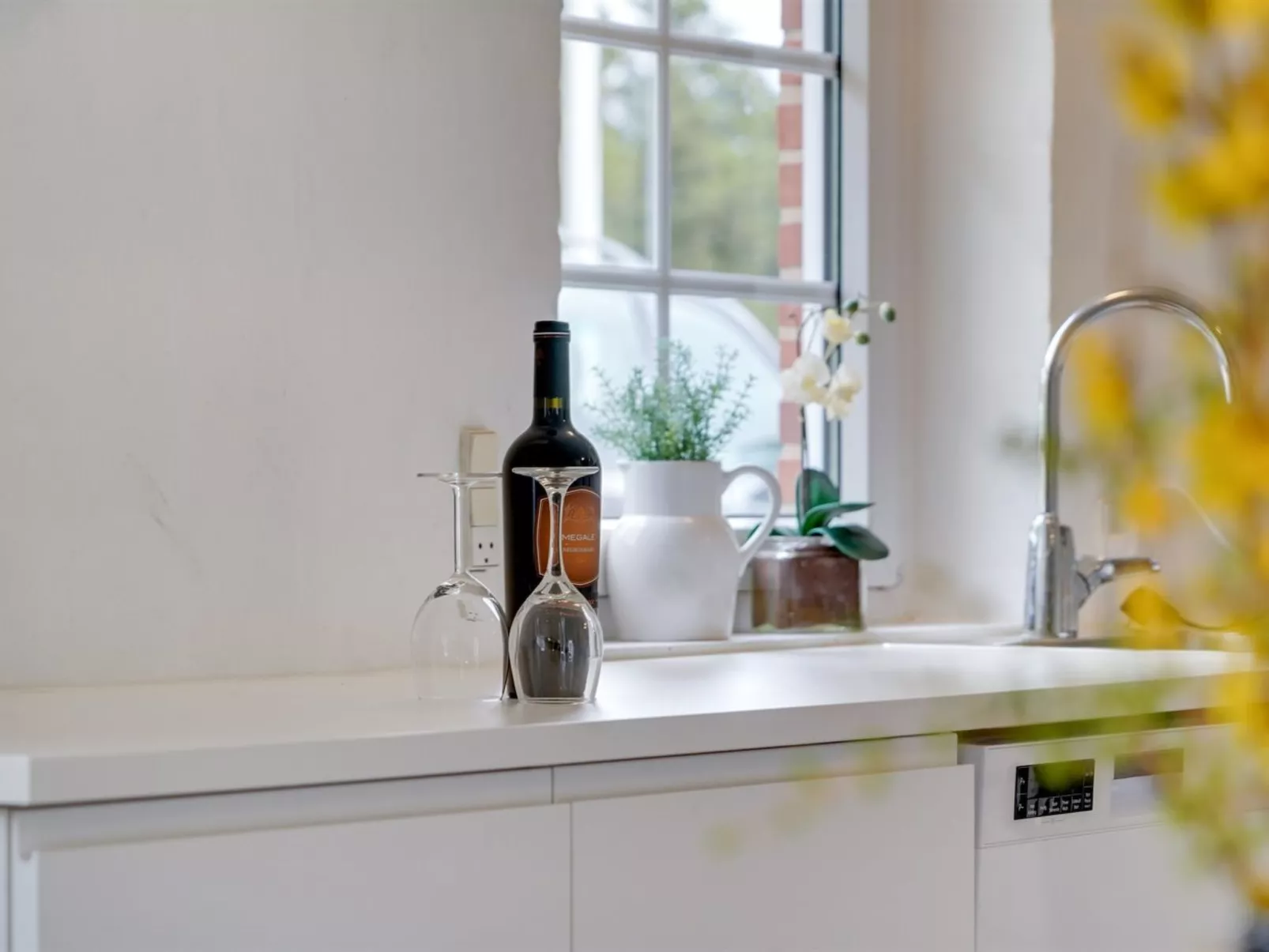 "Ferhat" - 2.9km from the sea-Binnen