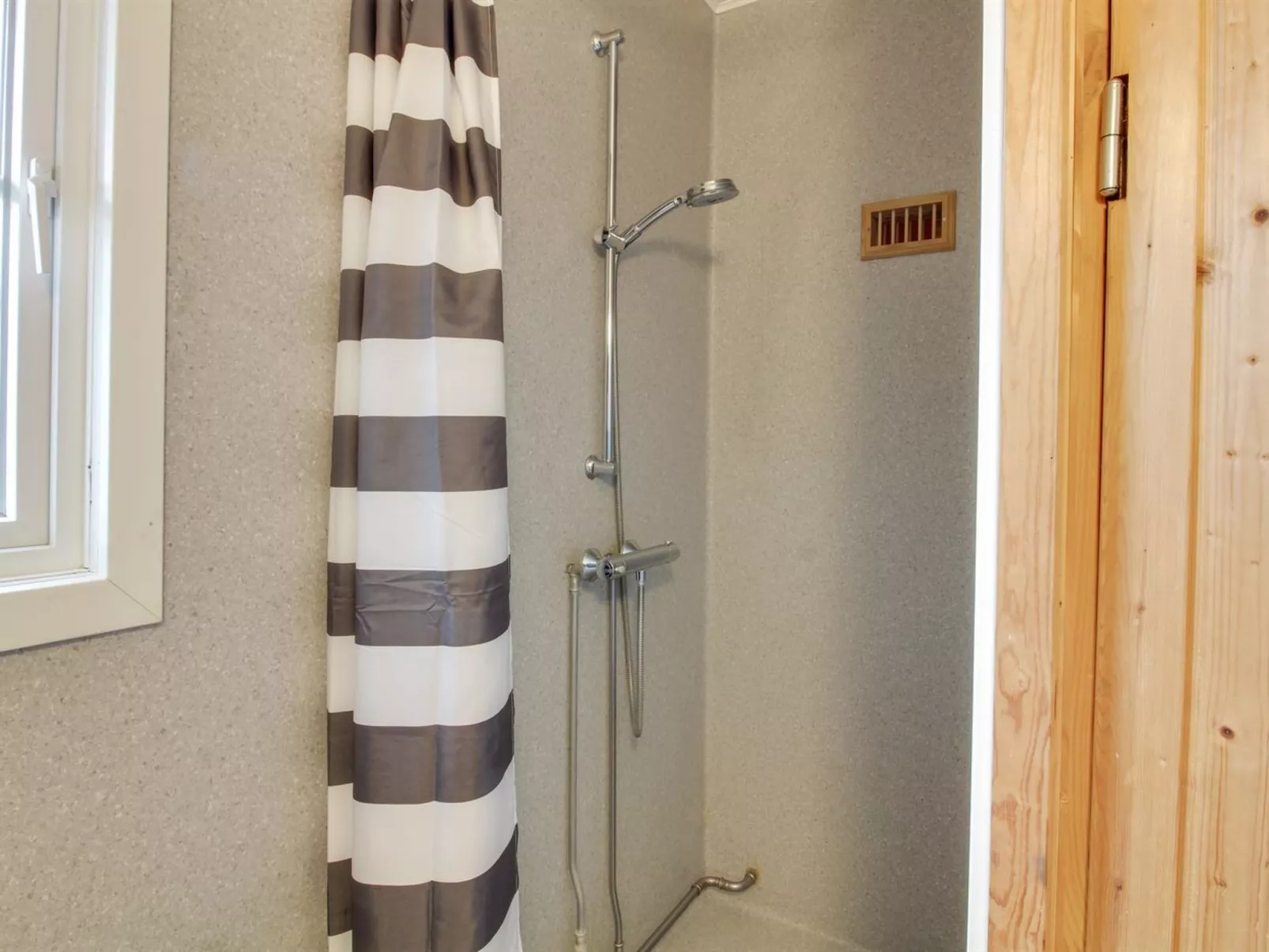 "Ahnandia" - 500m from the sea-Binnen