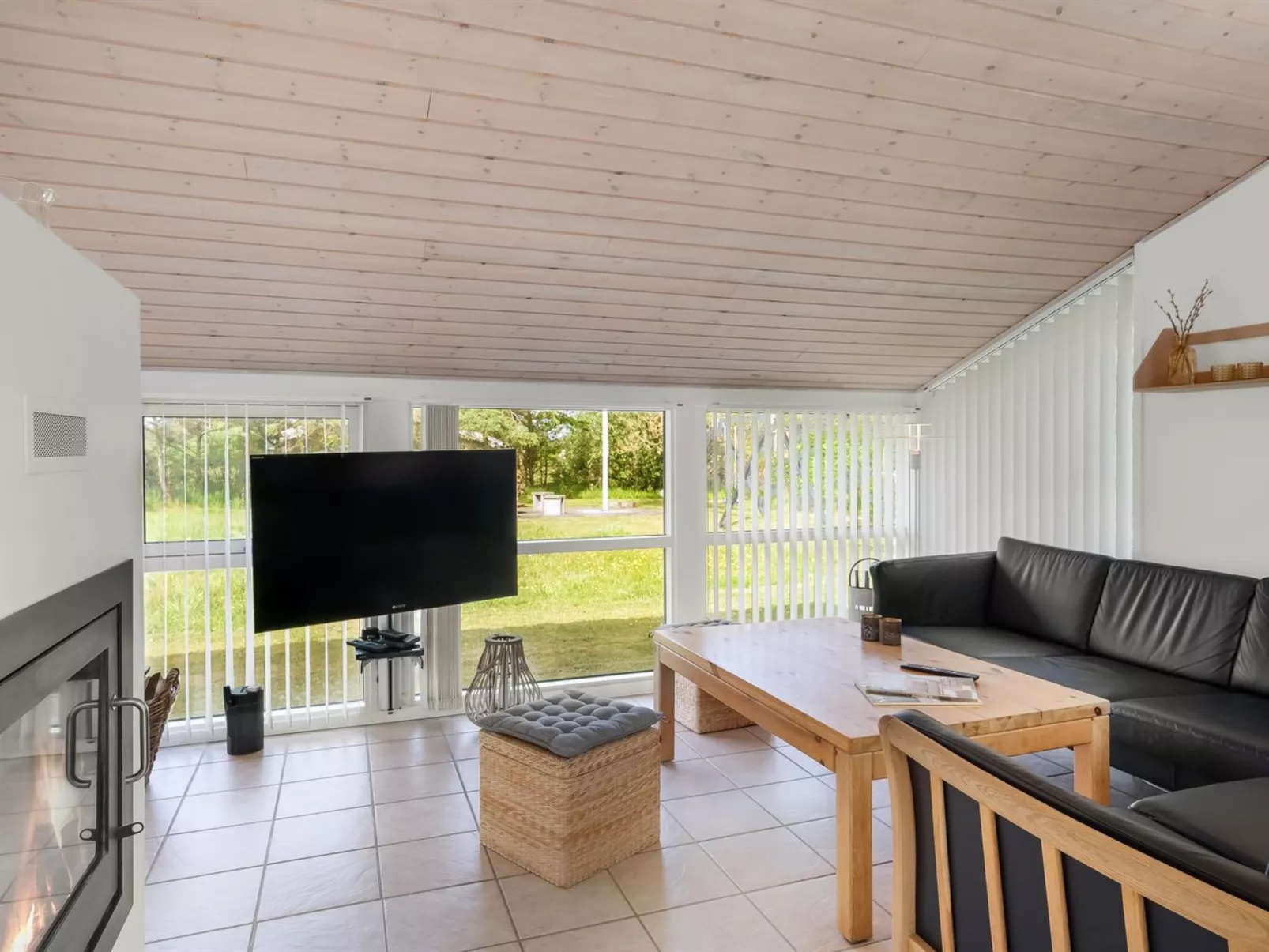 "Sölva" - 750m from the sea-Binnen