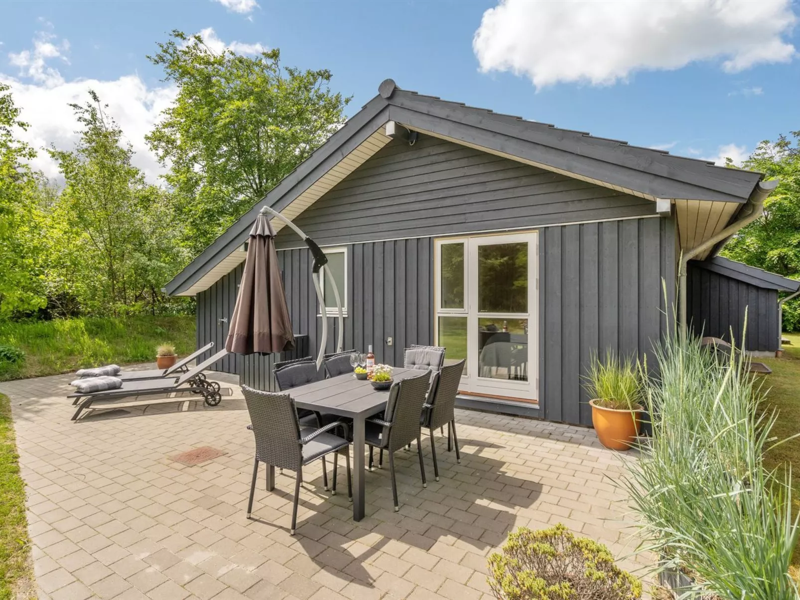 "Elevine" - 300m to the fjord-Buiten