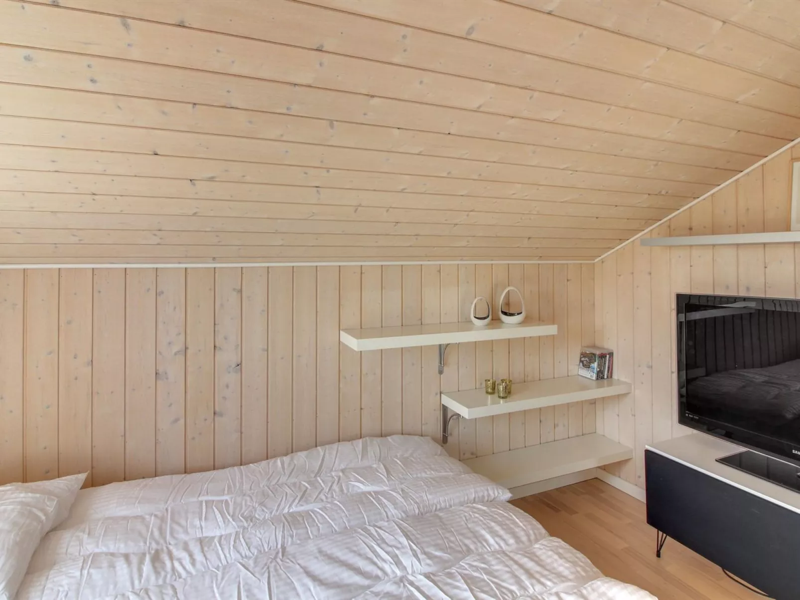 "Illona" -  from the sea-Binnen