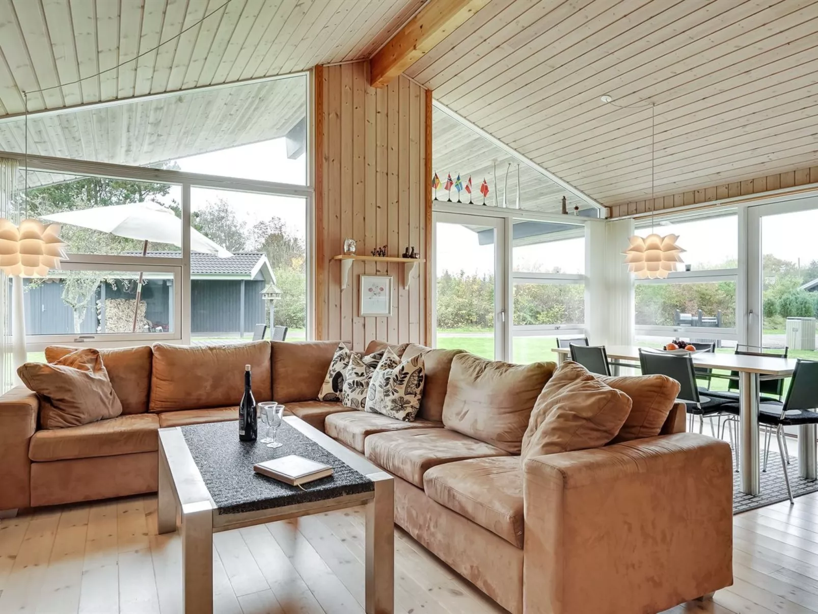 "Tayler" - 1.8km from the sea-Binnen