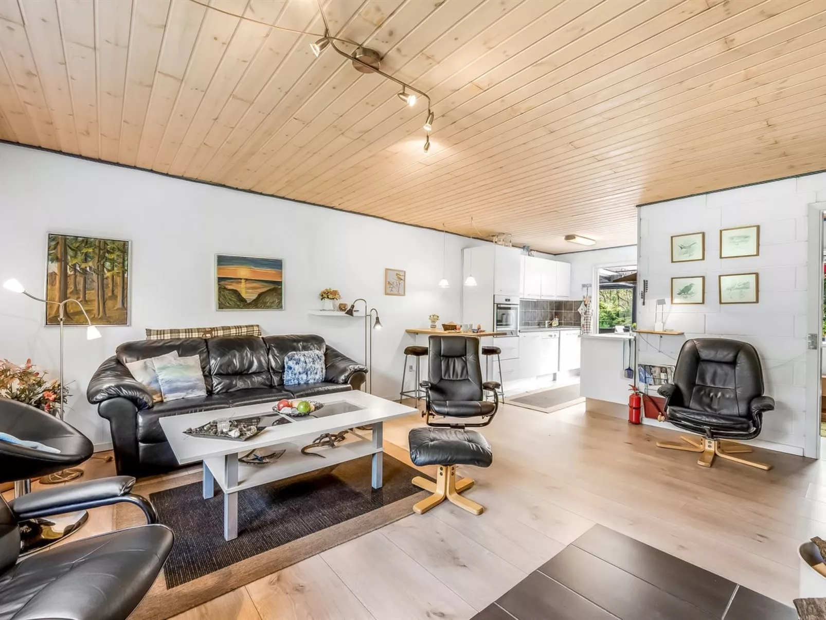 "Marillia" - 2km from the sea-Binnen