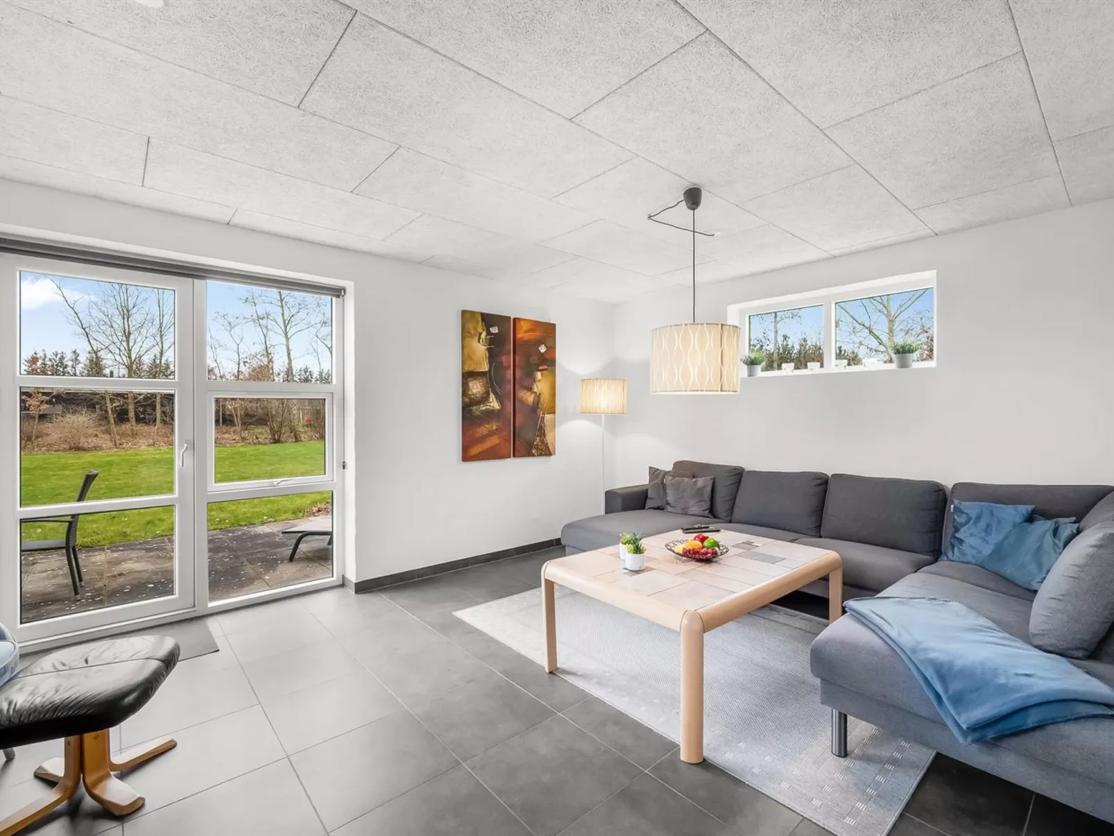 "Jarven" - 500m to the fjord-Binnen