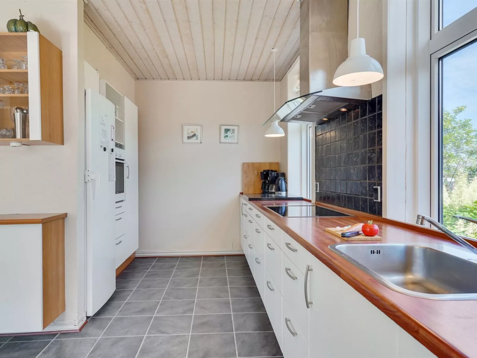 "Dvonta" - 170m from the sea-Binnen