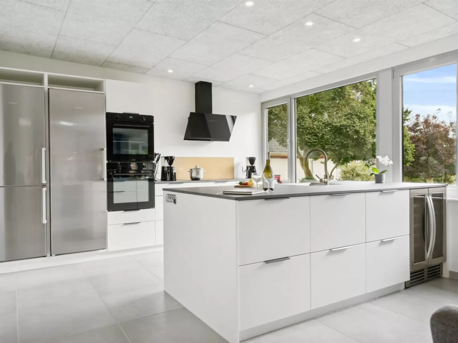 "Elaine" - 350m from the sea-Binnen