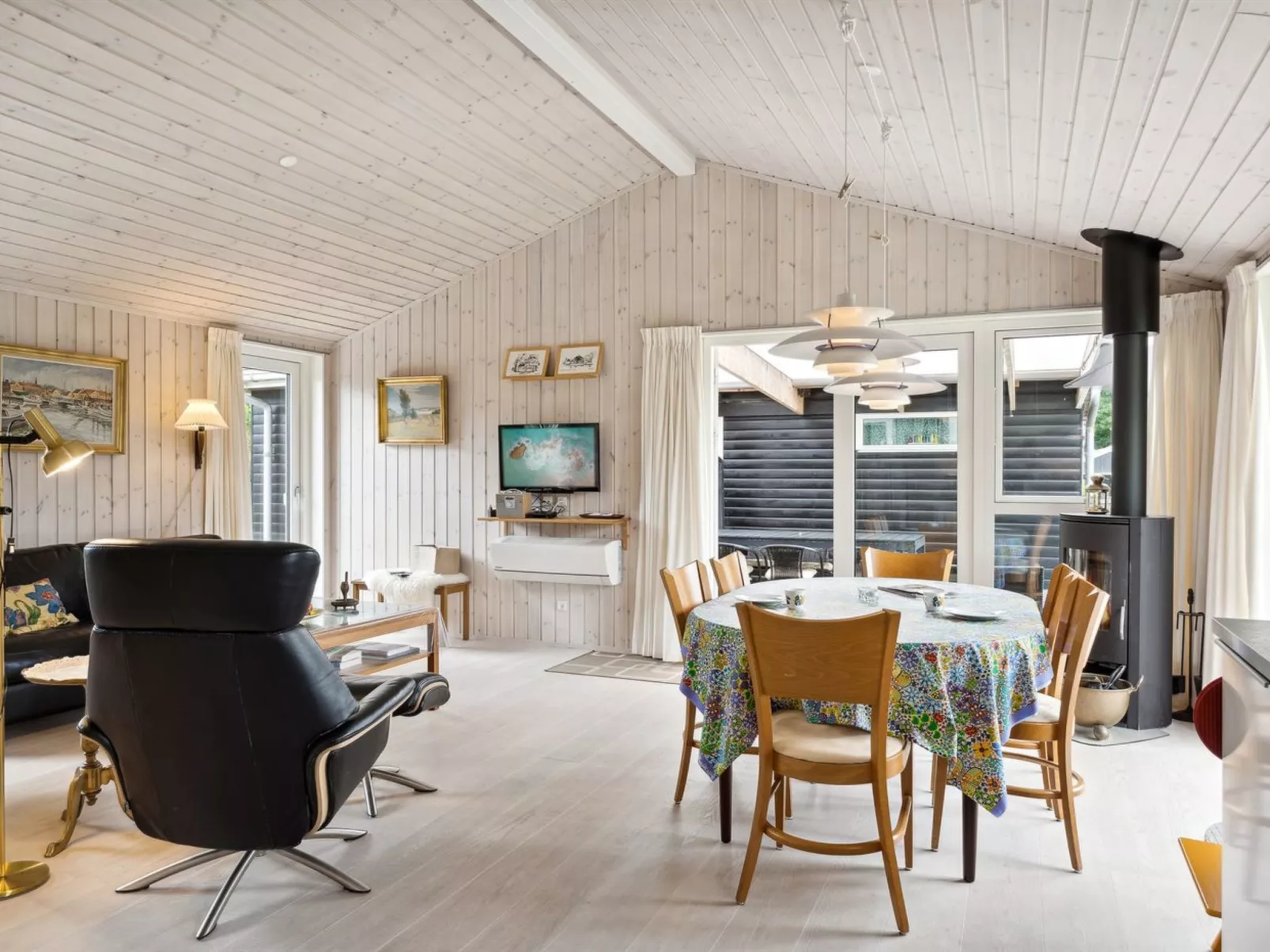 "Rikus" - 300m from the sea-Binnen