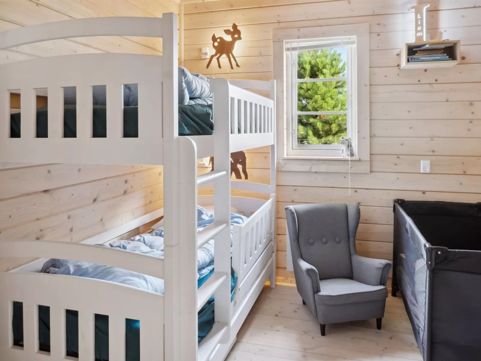 "Vicktoria" - 1.5km from the sea-Binnen