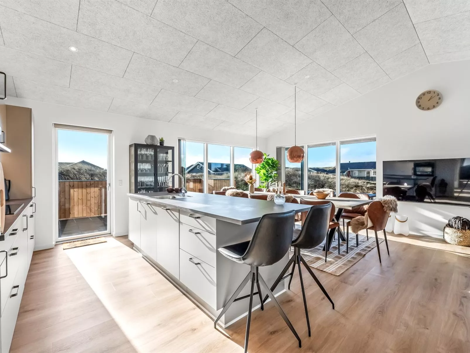 "Waldar" -  from the sea-Binnen