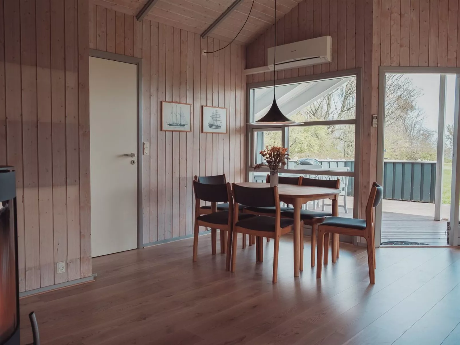 "Neno" - 100m from the sea-Binnen