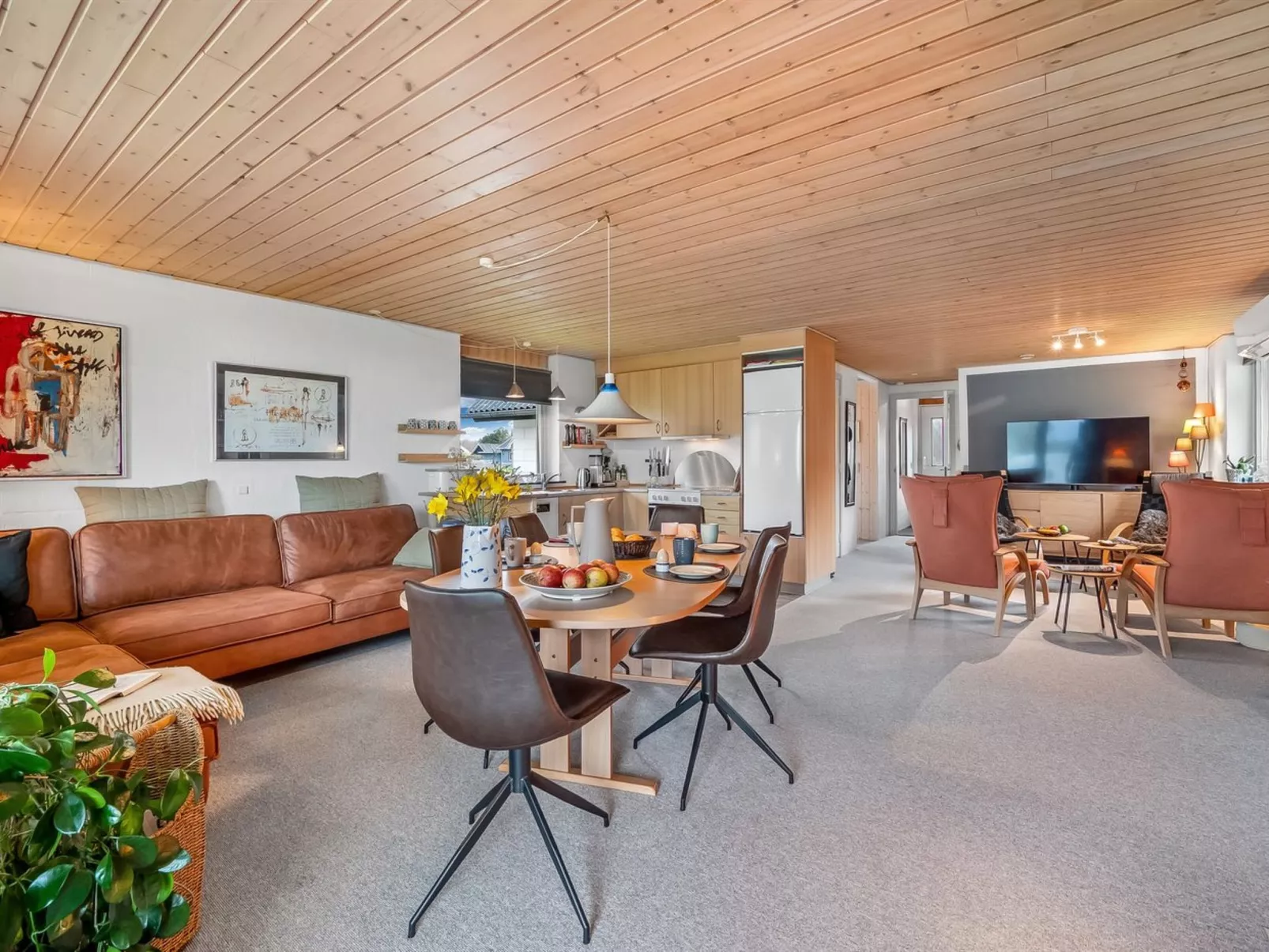 "Moreen" - 200m to the fjord-Binnen