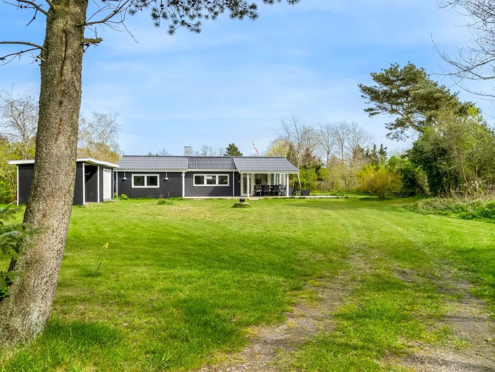 "Alkil" - 350m to the fjord-Buiten