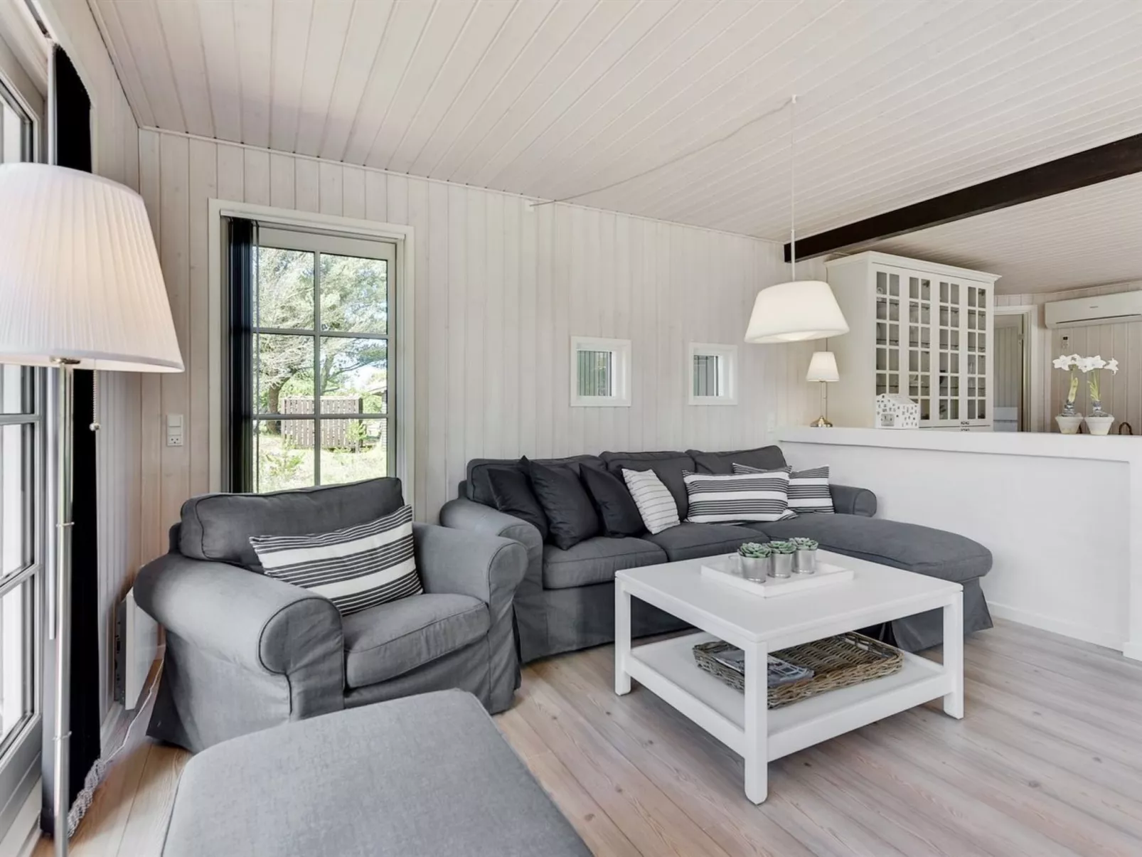 "Raili" - 1.5km from the sea-Binnen